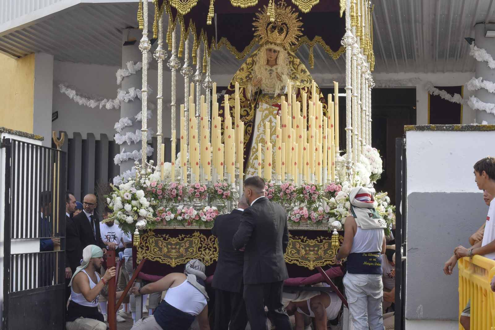 Las fotos de la procesión extraordinaria del Mayor Dolor por el 75 aniversario de su bendición