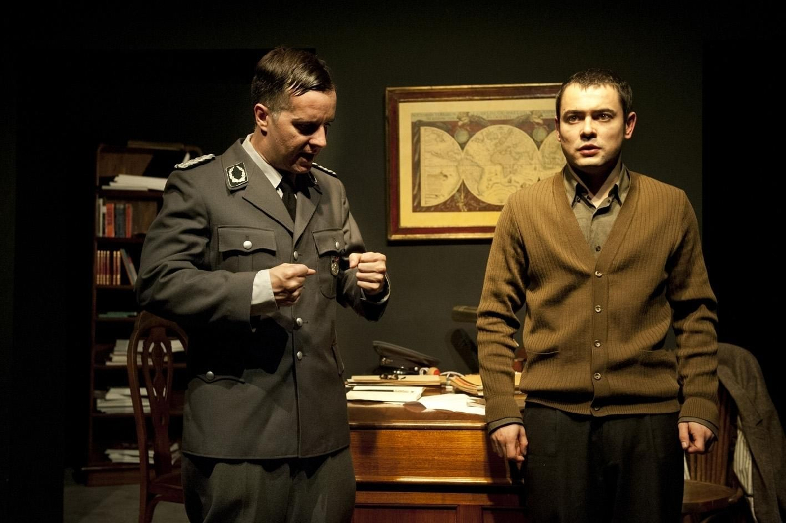 La compañía barcelonesa Sala Atrium pone en escena la obra del dramaturgo madrileño.