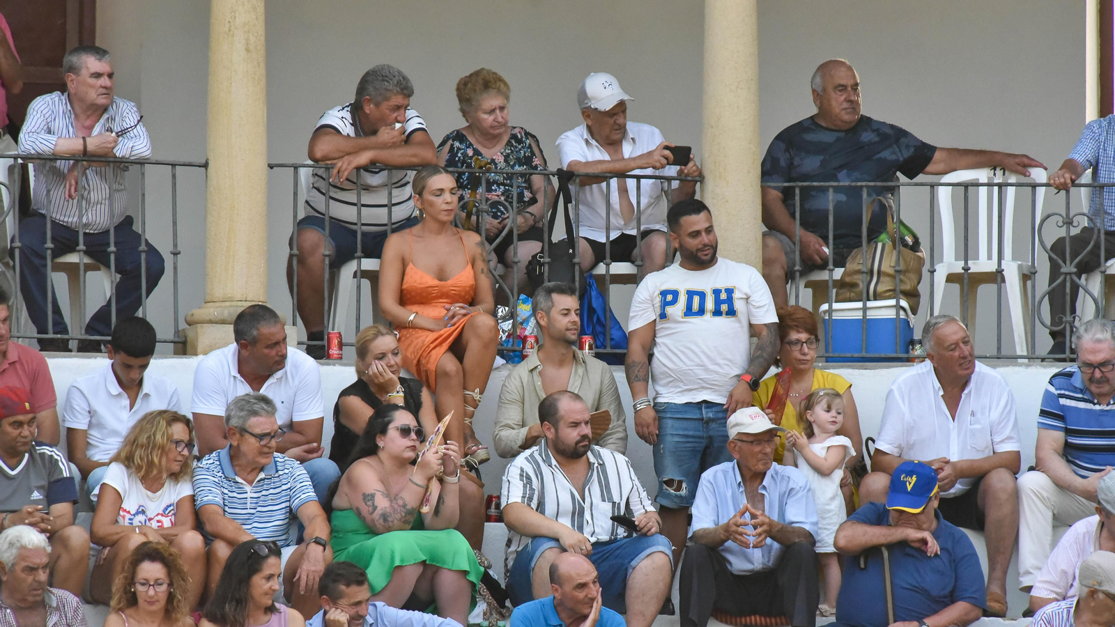 Búscate en las fotos del  festejo mixto de la Feria Real de San Roque
