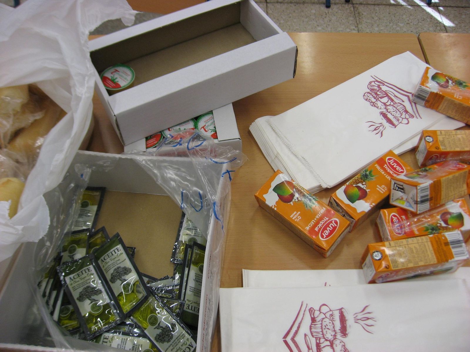 El número de menores acogidos al programa de Garantía Alimentaria en Granada crece en el primer mes de confinamiento