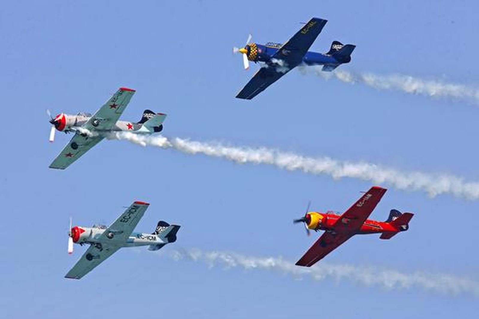 190.000 personas disfrutan del III Festival Aéreo en la playa de la Victoria. /Foto: Julio González