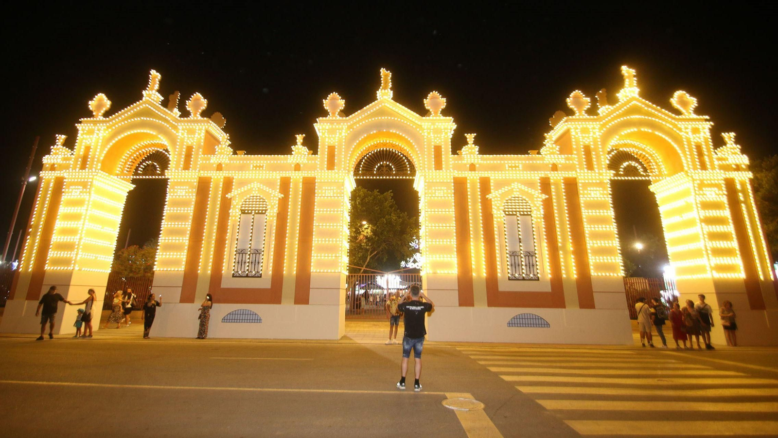 Portada de la Feria de Almería.