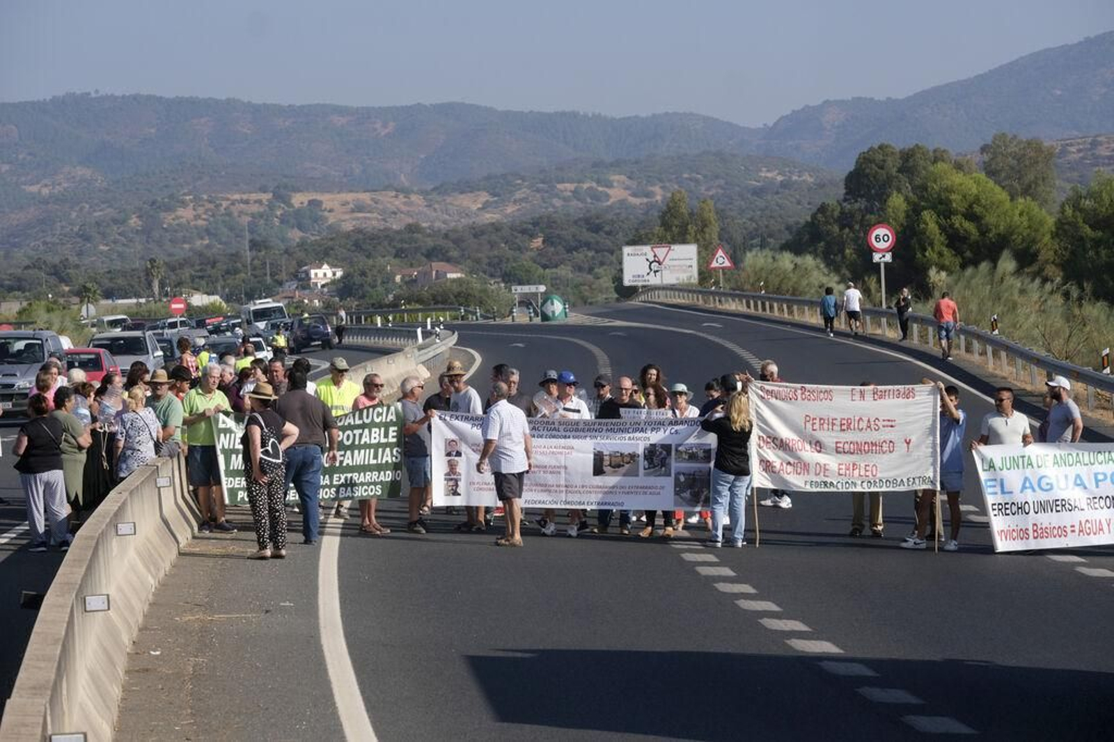 Protesta de los parcelistas en la N-432.
