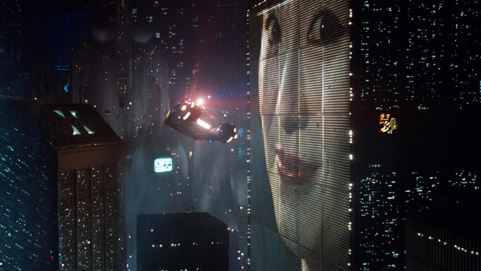 Una de las escenas embláticas al llegar a la urbe de 'Blade Runner'