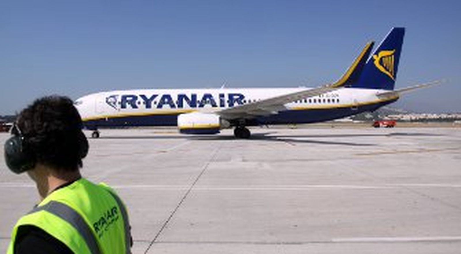 Un avión de Ryanair aterriza en Valencia nada más despegar por motivos técnicos
