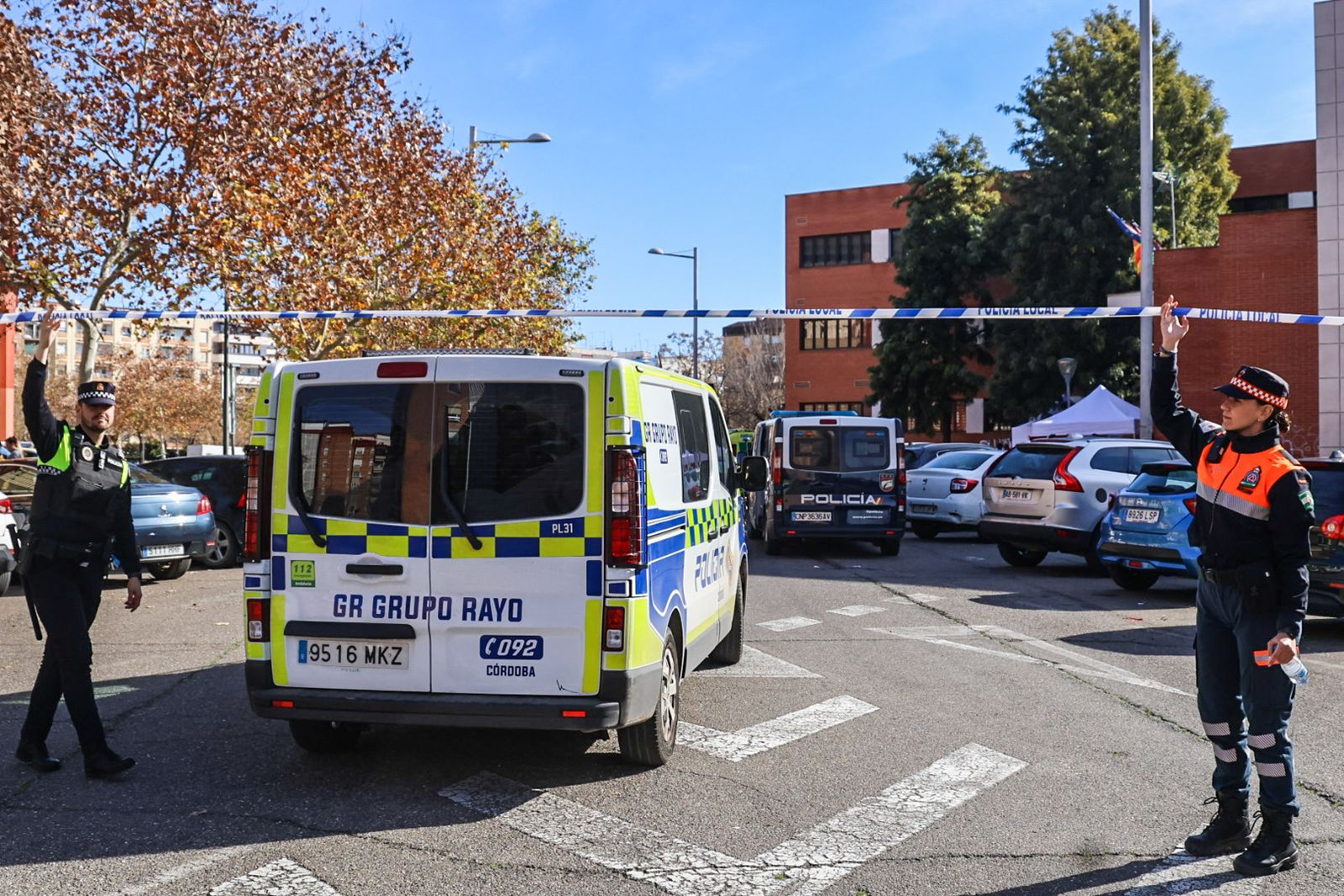 Fotografías de la atención a las familias de las víctimas en el Centro Cívico Poniente Sur de Córdoba