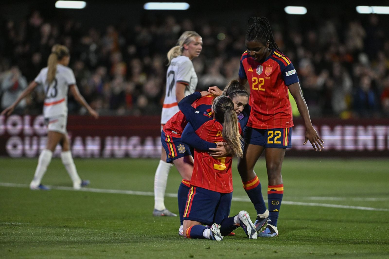 Las fotos del España-Islandia de fútbol femenino