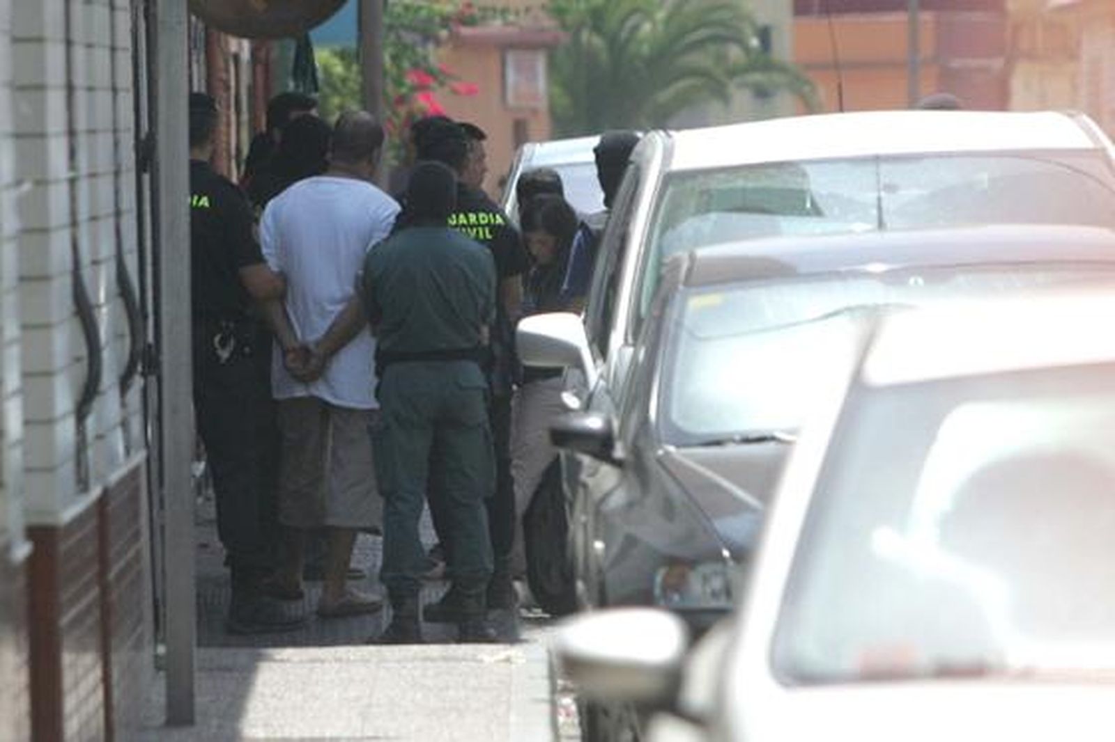 La Guardia Civil detiene a un hombre en La Línea por su presunta implicación con el terrorismo yihadista./  J.M Quiñones