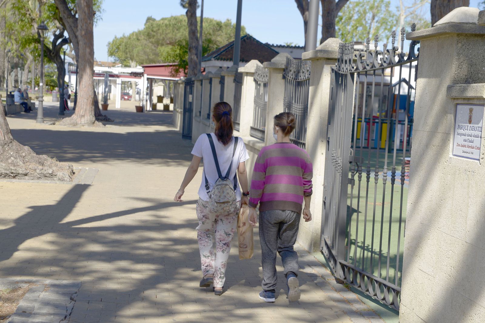 Fotos de sanroqueños saliendo a la calle a pasear y hacer deporte