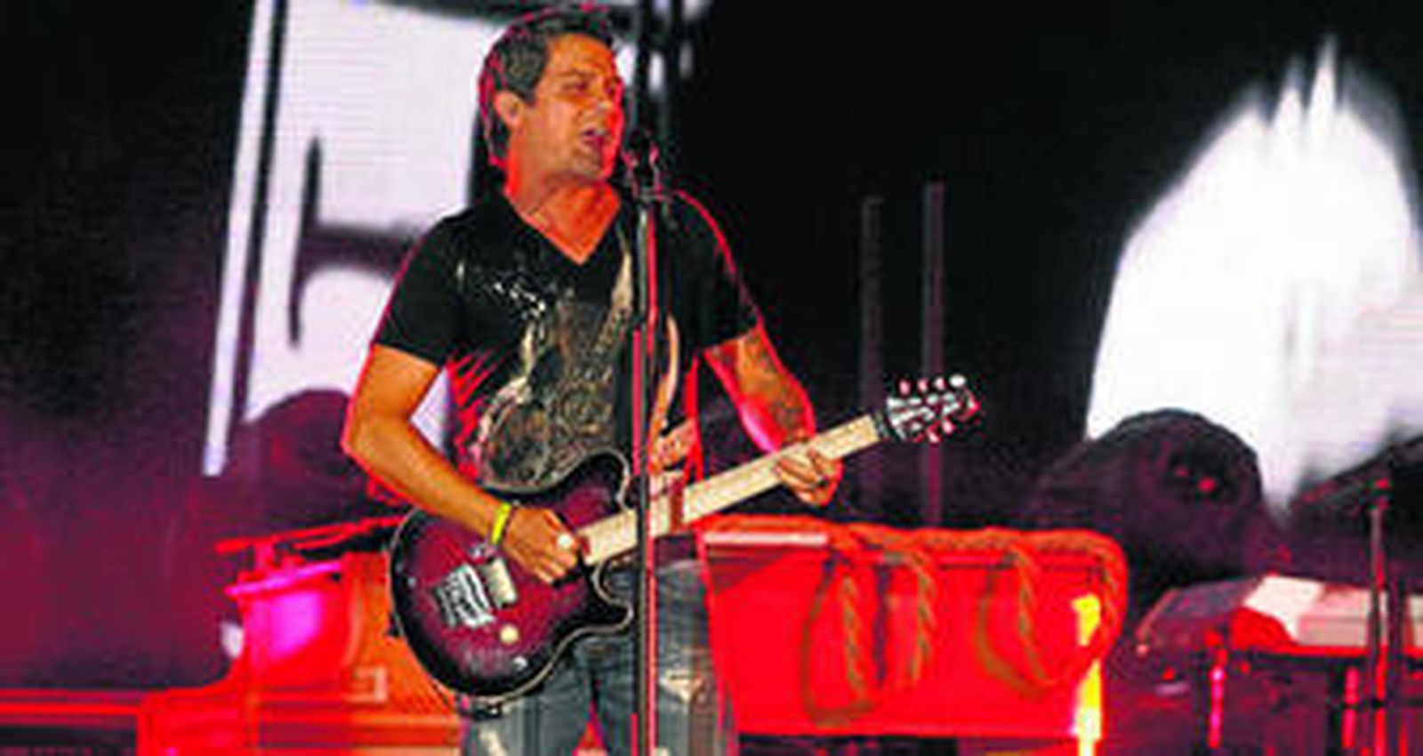 Alejandro Sanz actuando en el estadio Ramón de Carranza el pasado sábado 6 de julio.