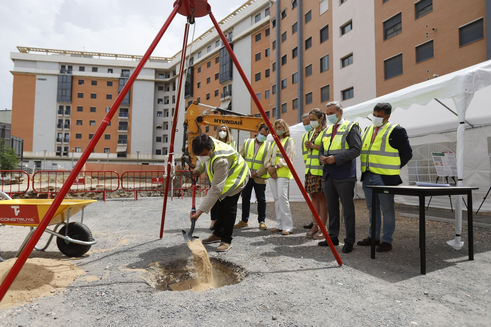 Imágenes del inicio de las obras de construcción de 48 viviendas protegidas en Huelva