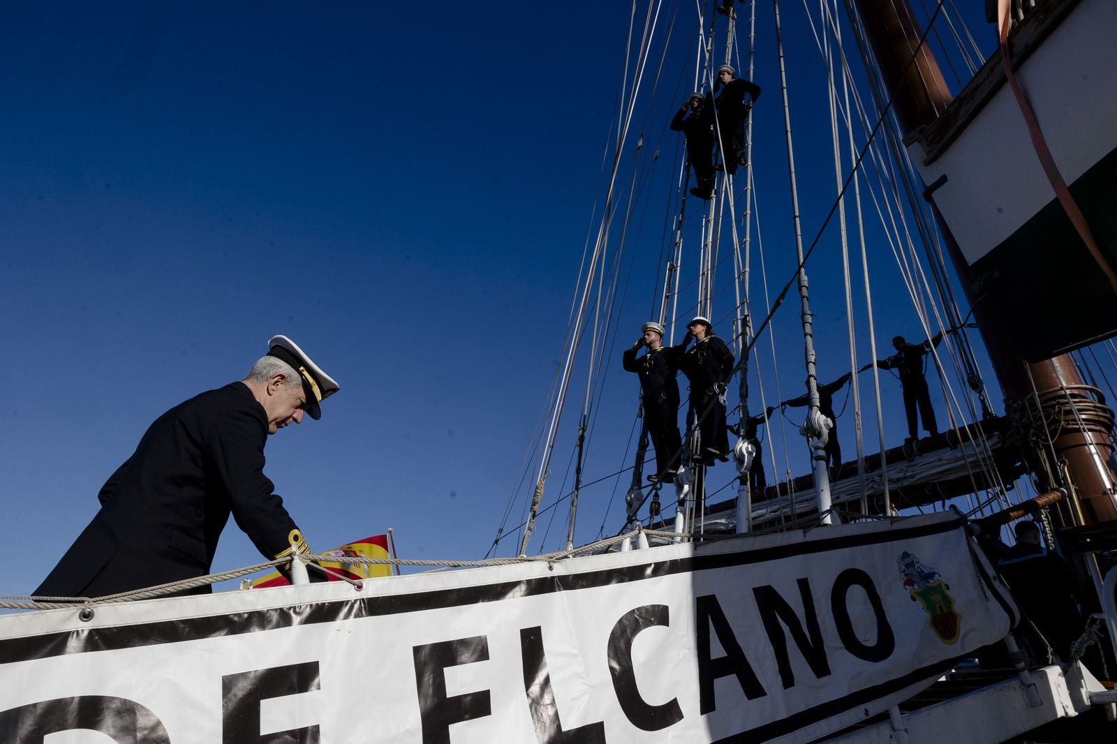 Las imágenes de la despedida del Juan Sebastián de Elcano
