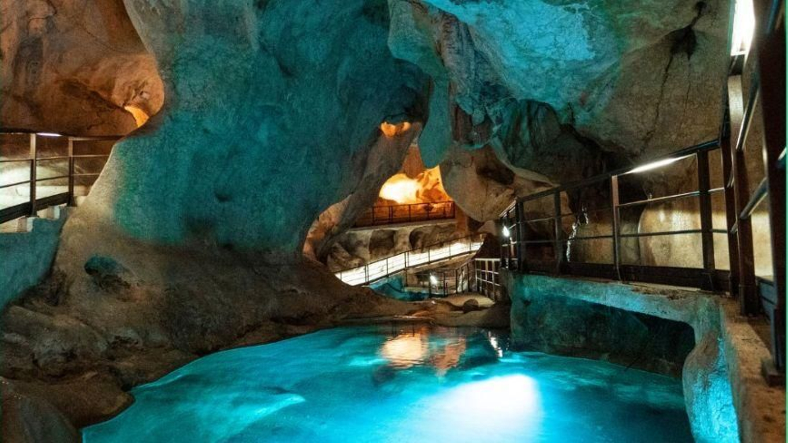 Interior de La Cueva del Tesoro