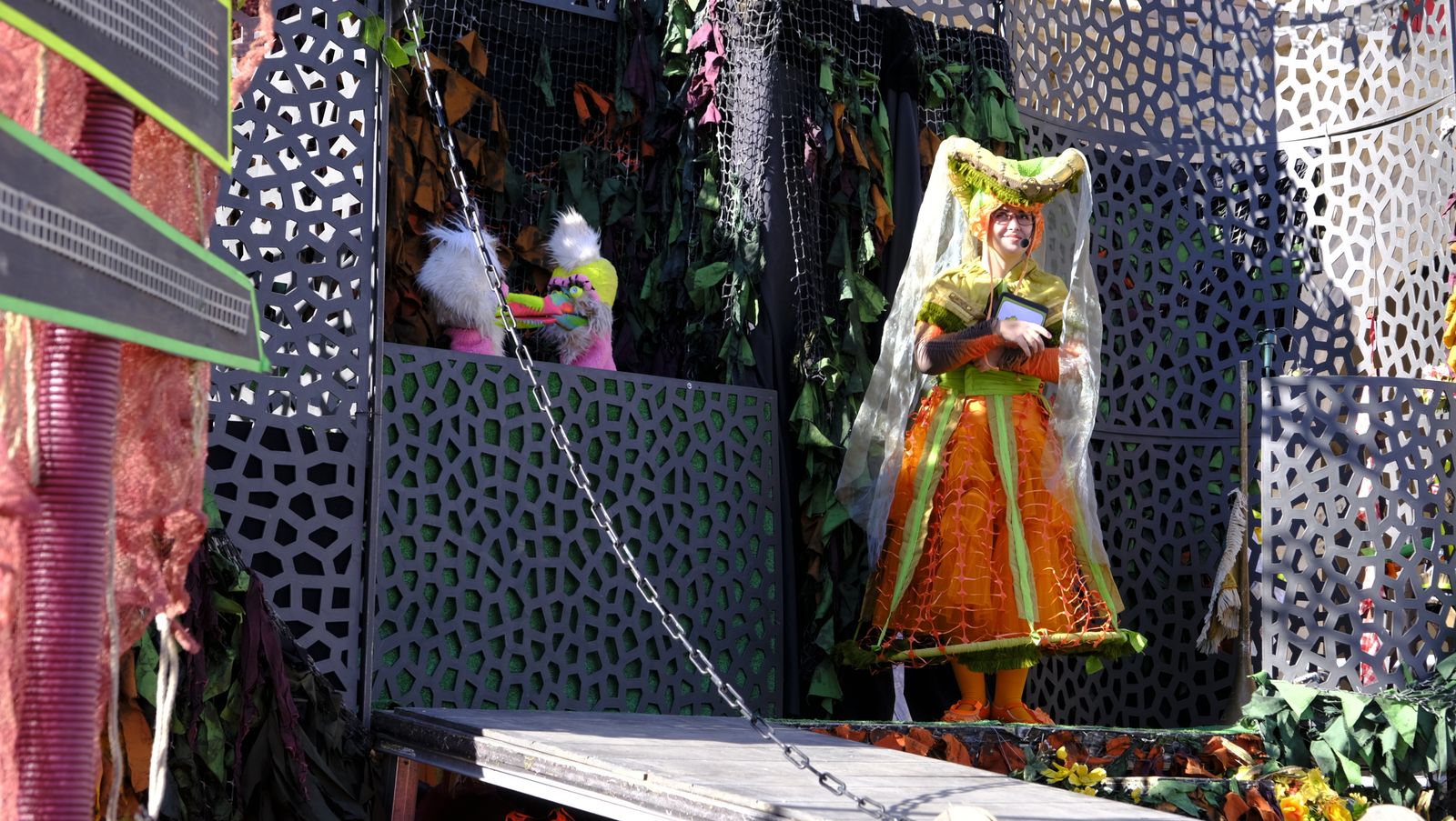 Imágenes del teatro infantil del navidad, en la Plaza Vieja de Almería