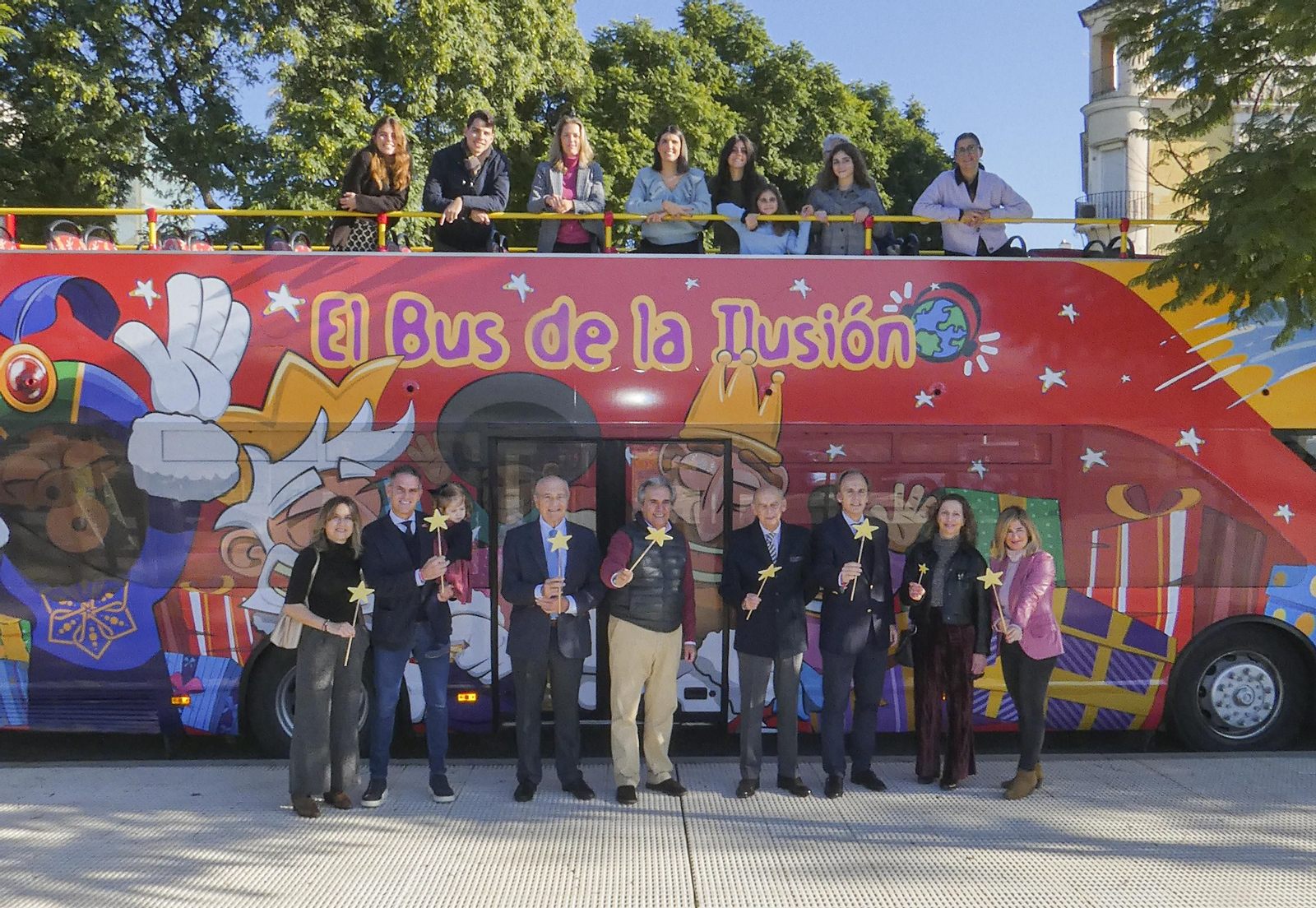 Los buenos deseos viajan en el Bus de la Ilusión esta Navidad en Sevilla