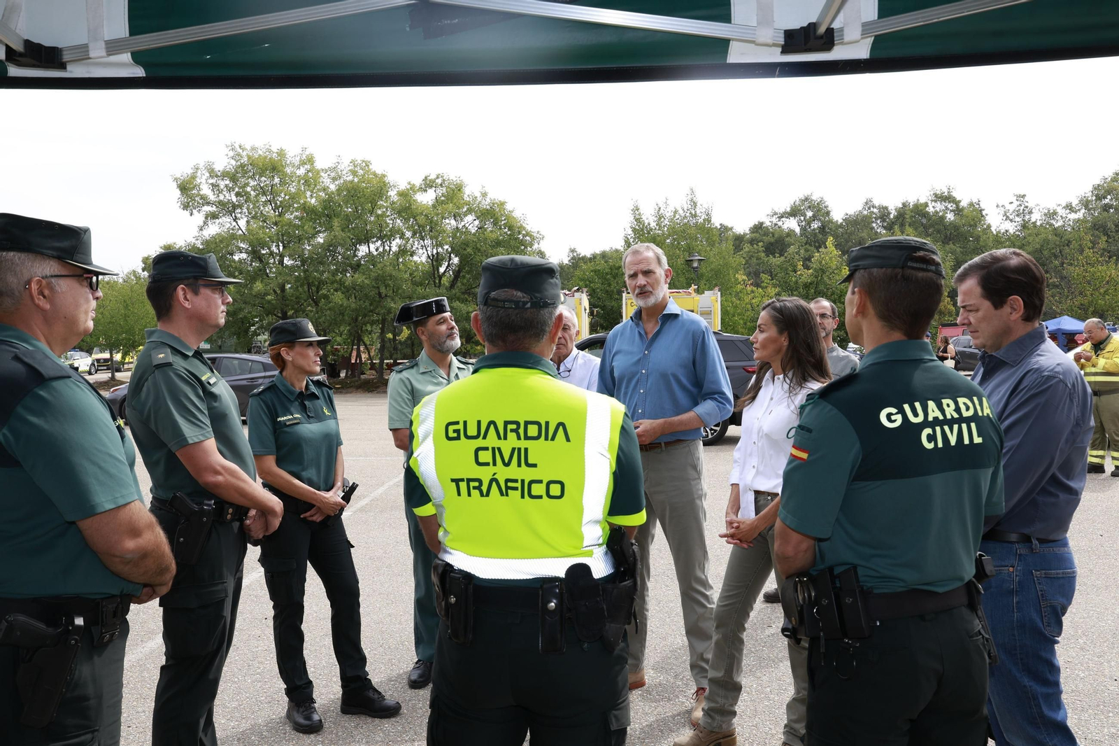 Las fotos de la visita de los Reyes a las zonas afectadas por los incendios en Sanabria y Las Médulas
