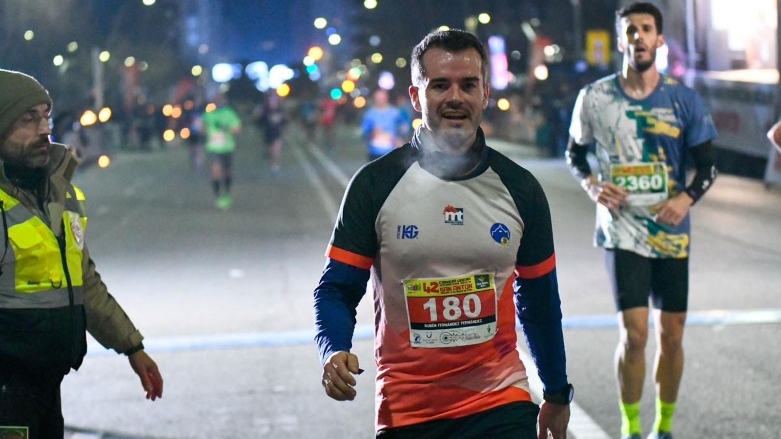 En imágenes: búscate en tu llegada a meta de la Carrera de San Antón 2025 (2)