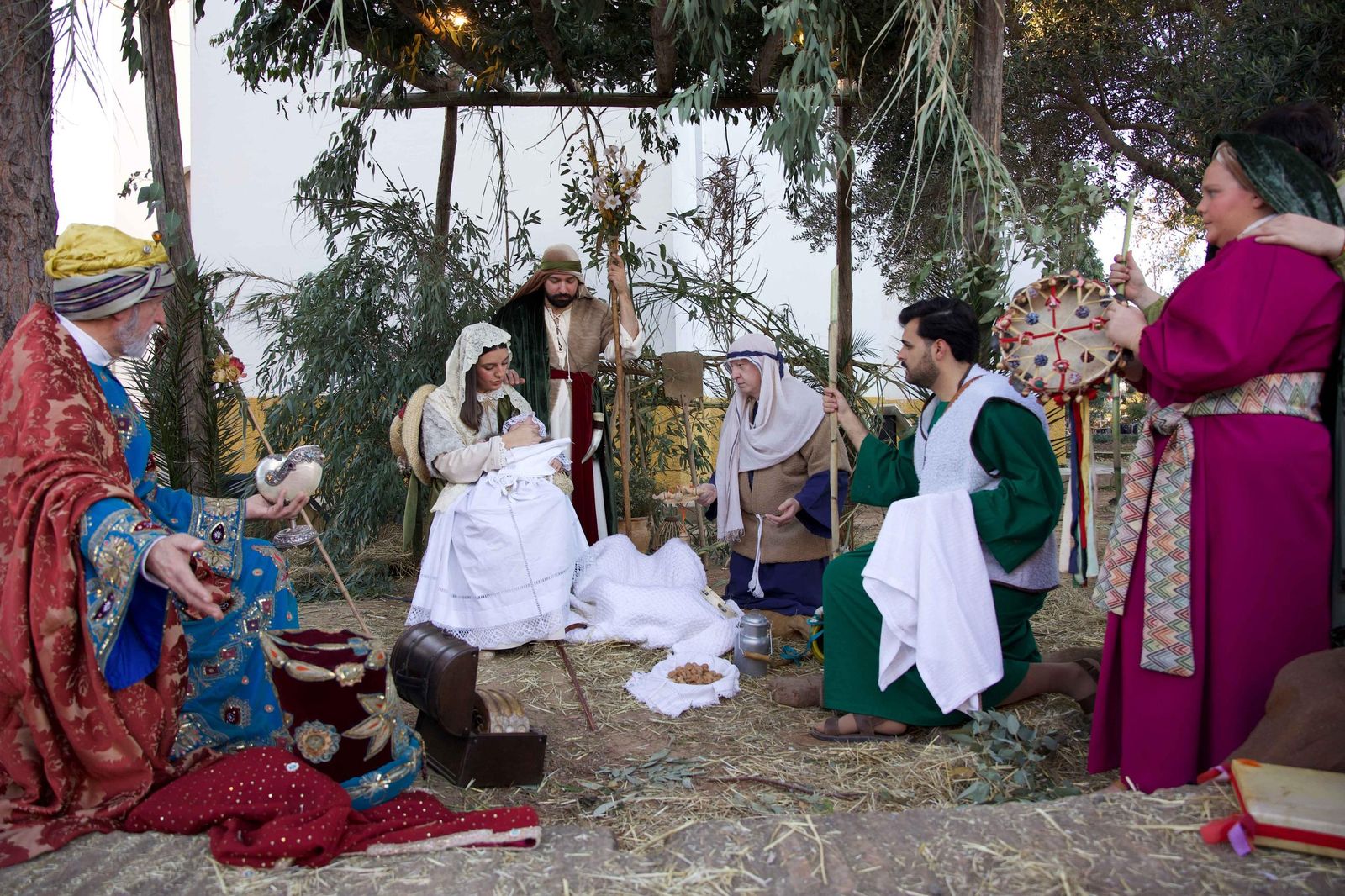 Escena del Nacimiento, que, como el resto de las que componen este Belén viviente, se representa de forma estática y con los personajes permaneciendo inmóviles