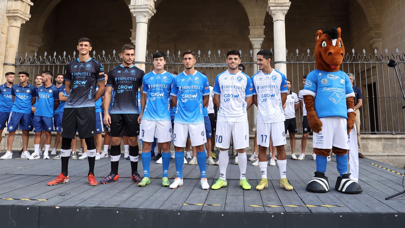 Presentación nuevas equipaciones del Xerez DFC 23-24