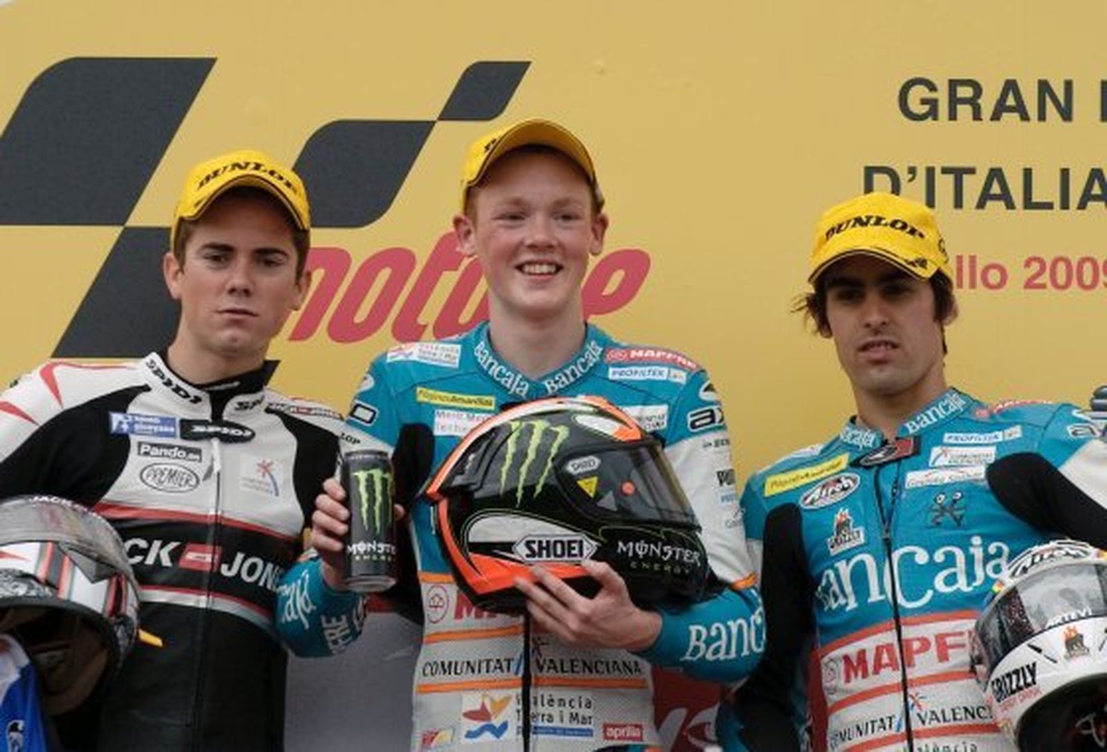 Smith, nuevo líder de 125cc tras imponerse a Simón en Mugello