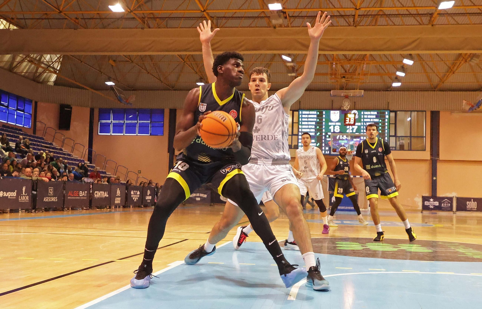 Las fotos de Udea Algeciras - CB Clavijo de la Segunda FEB de baloncesto