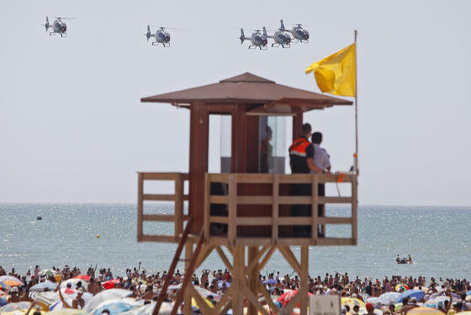 190.000 personas disfrutan del III Festival Aéreo en la playa de la Victoria. /Foto: Jesús Marín