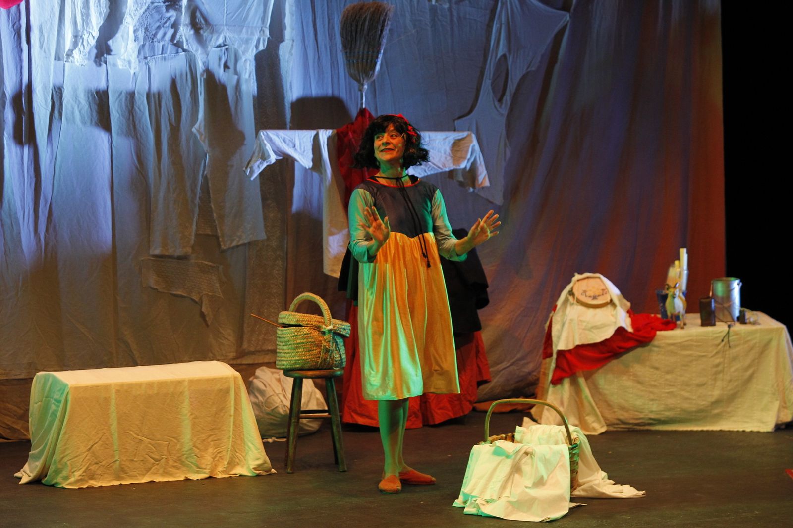 Fotogalería Festival Teatro El Ejido. Obra "El Desván de los Hermanos Grim"