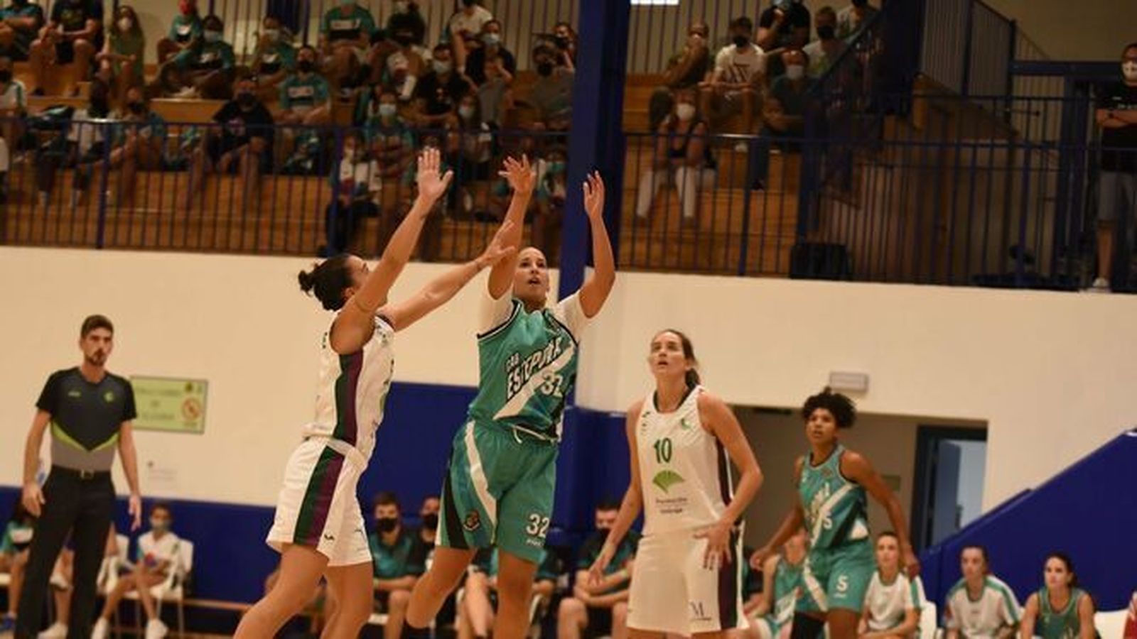 Imagen de un CAB Estepona - Unicaja .