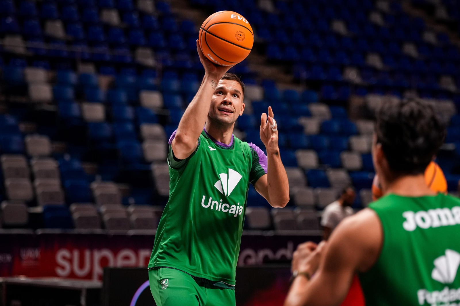 El Unicaja trabaja en el Carpena con el descarte pendiente