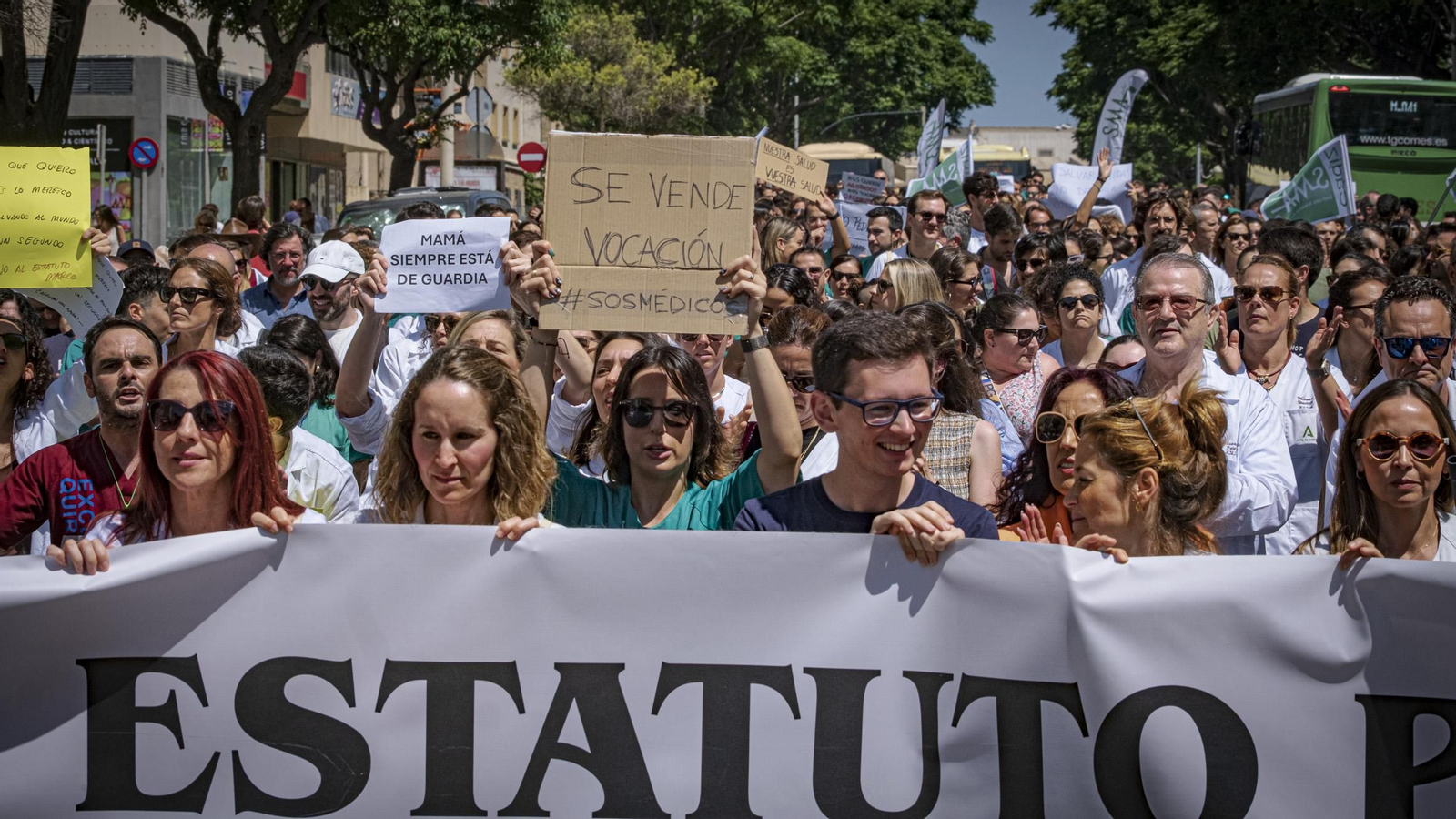 Las imágenes de la jornada de huelga de médicos en Cádiz