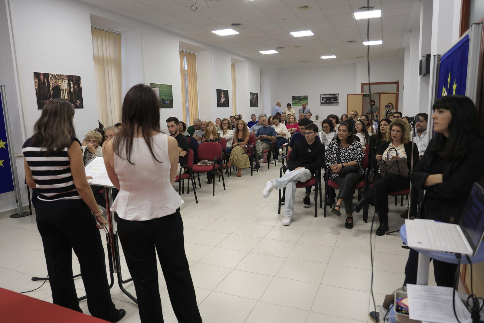 Las fotos del homenaje póstumo a Marian Díaz, directora de la Escuela Oficial de Idiomas de San Roque