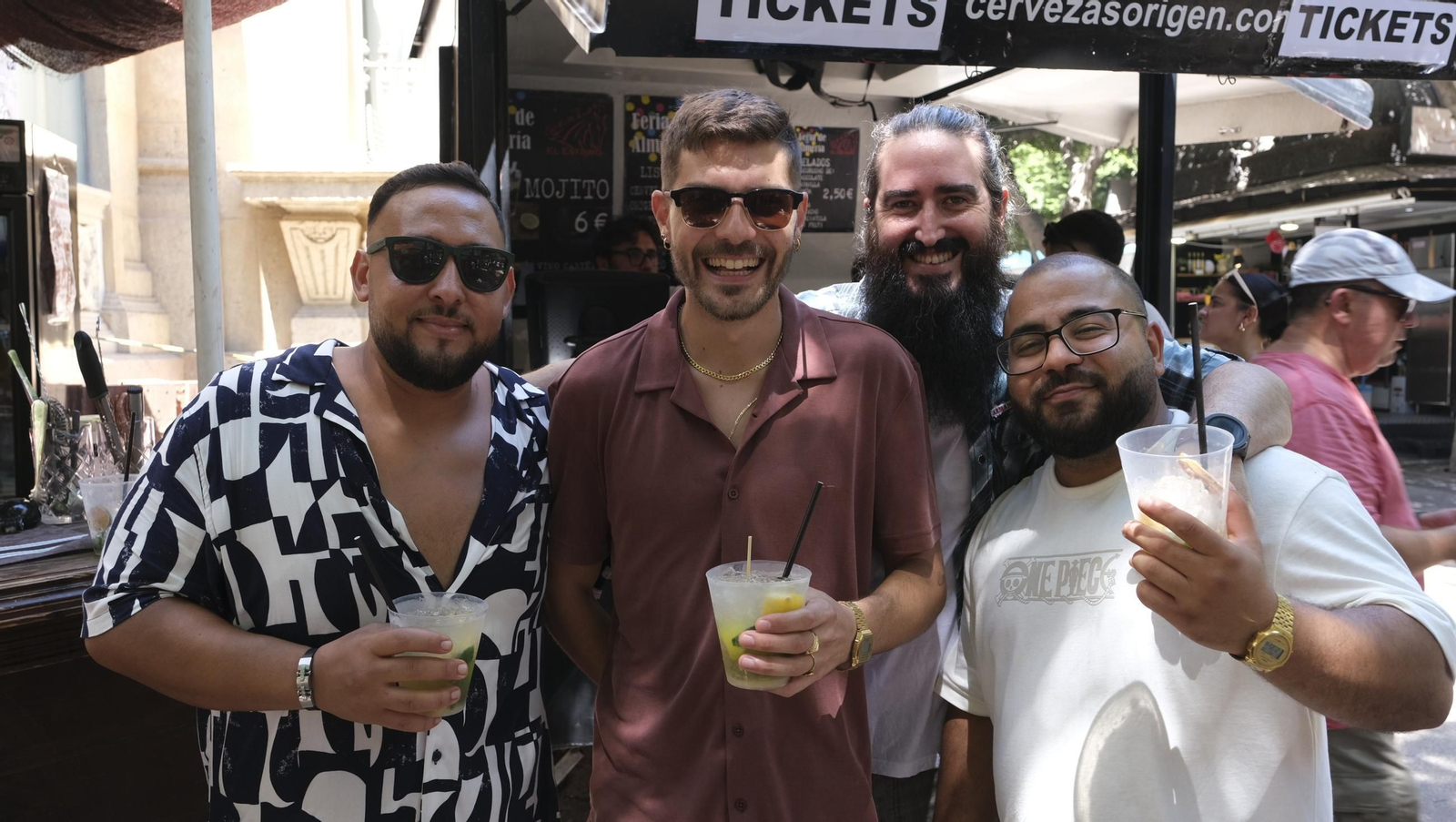 Las imágenes del lunes de la Feria del Mediodía en Almería