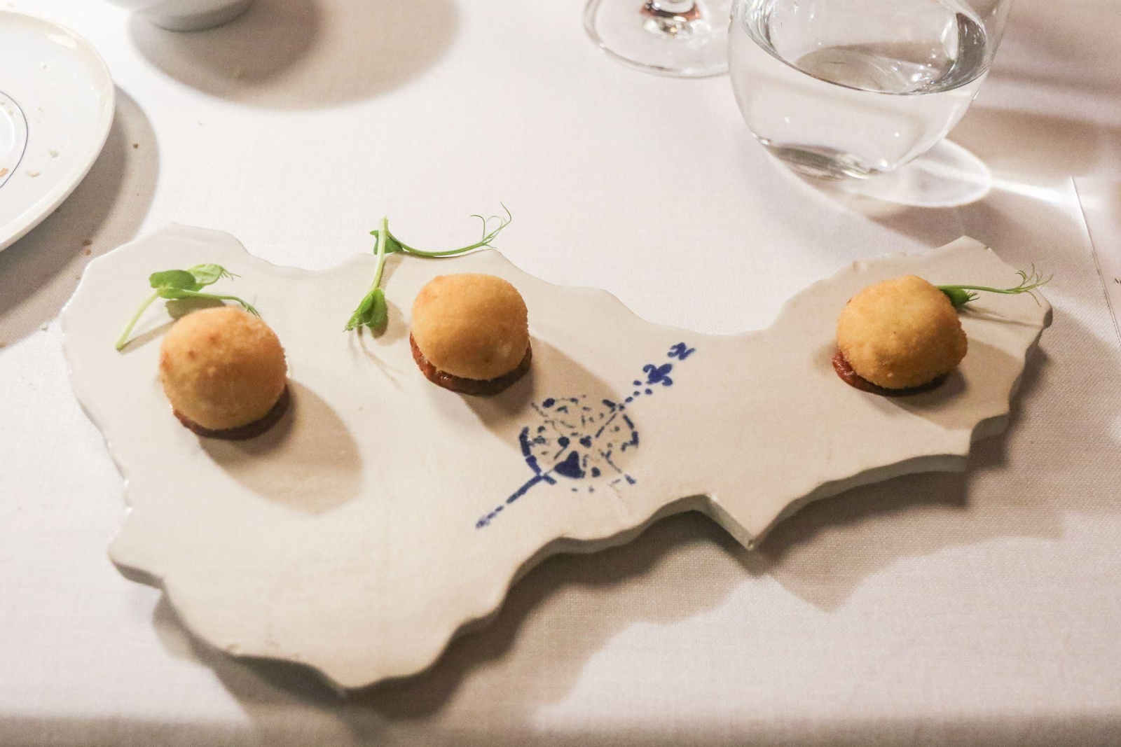 El impresionante menú a cuatro manos en el Claustro de Santa Paula, las imágenes