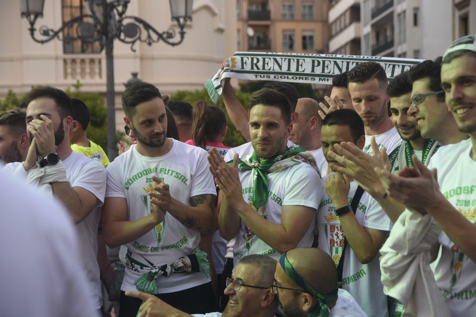 Las fotos de la fiesta del ascenso del Córdoba CF Futsal en las Tendillas.