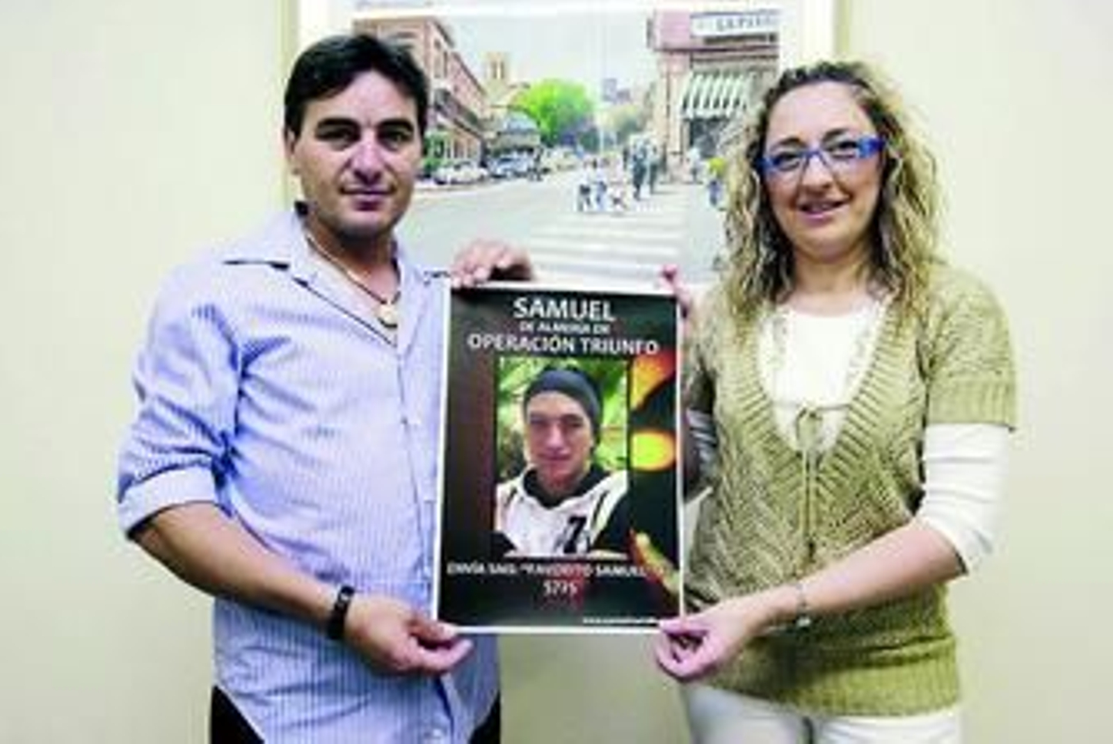 Los padres de Samuel, Eva y Félix, en la redacción de Diario de Almería.