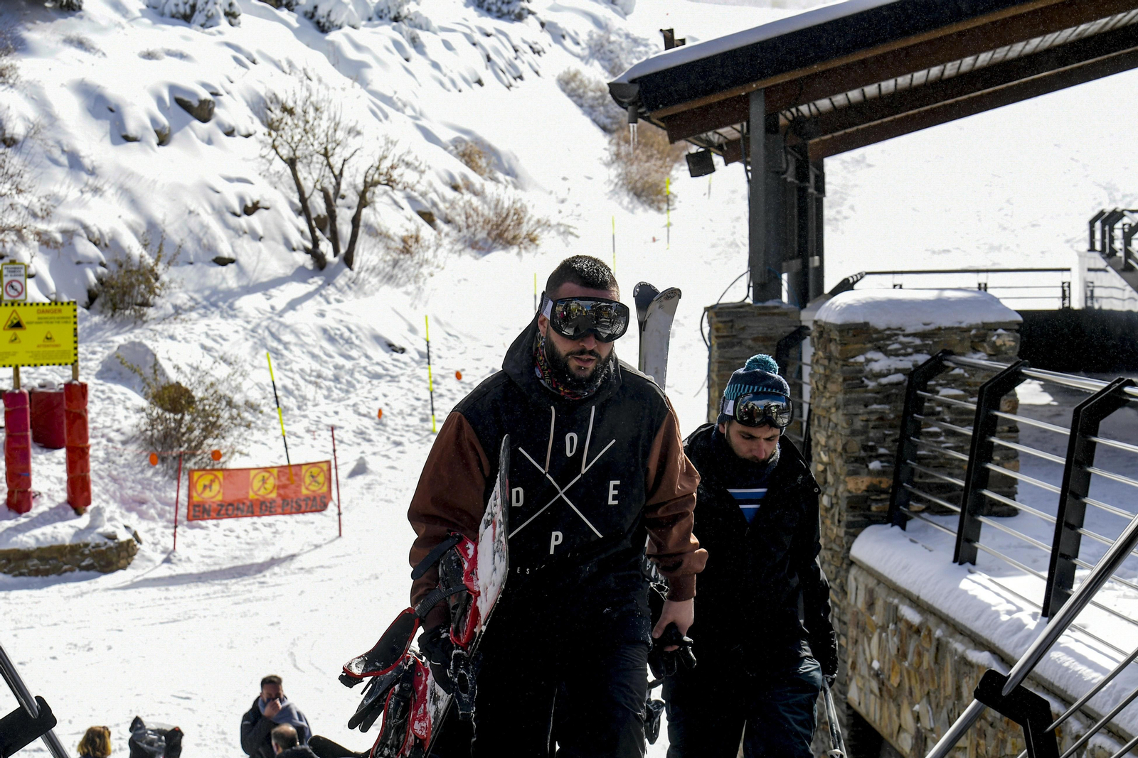 Fotos: así fue el primer día de la temporada de esquí en Sierra Nevada