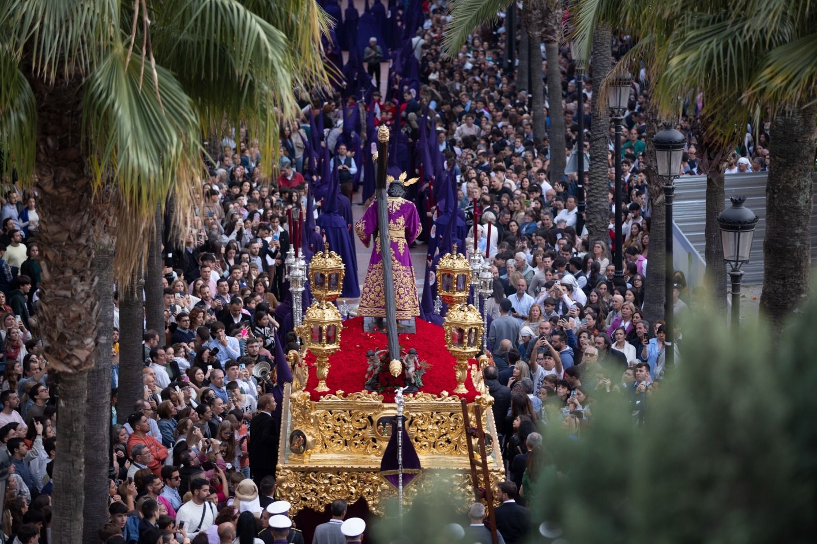 El Señor de Pasión en el paseo Santa Fe.