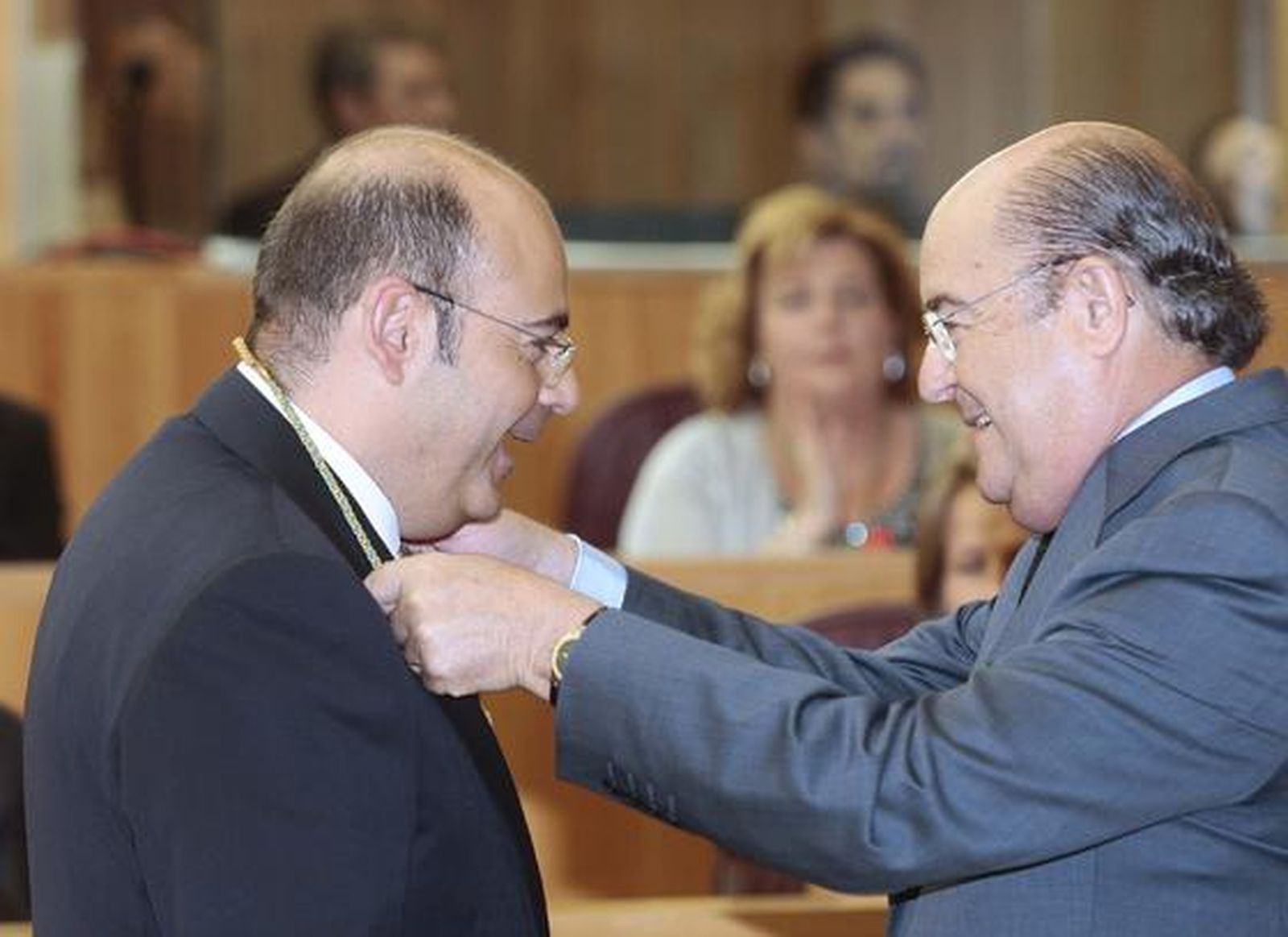Sebastián Pérez es investido como nuevo presidente de la Diputación de Granada


Foto: Mar?de la Cruz