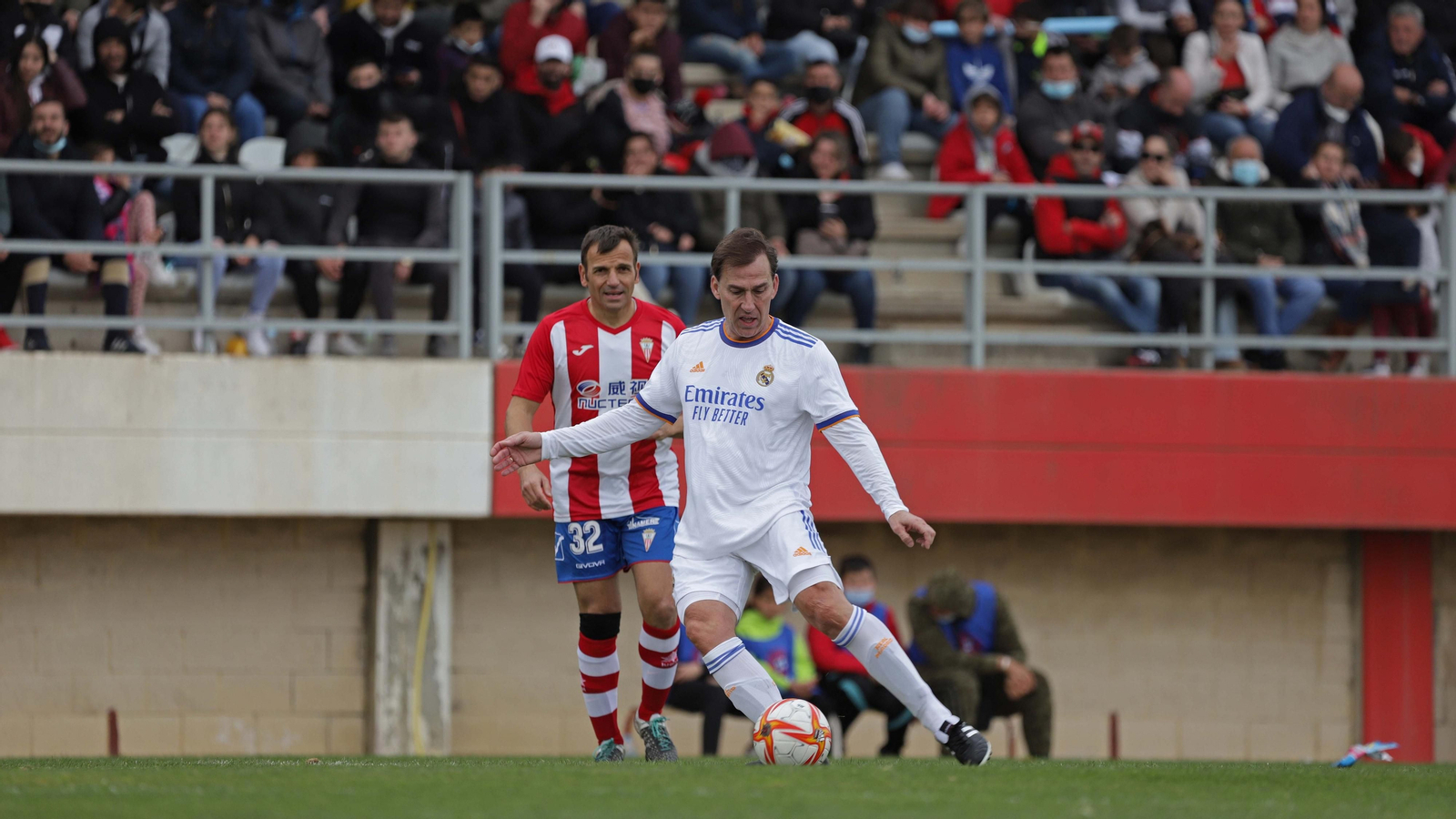La mejores fotos del Algeciras - Real Madrid veteranos