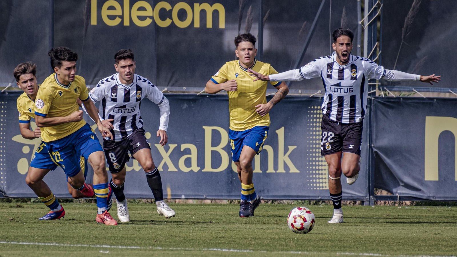Las imágenes del partido entre Cádiz Mirandilla y La Balona.