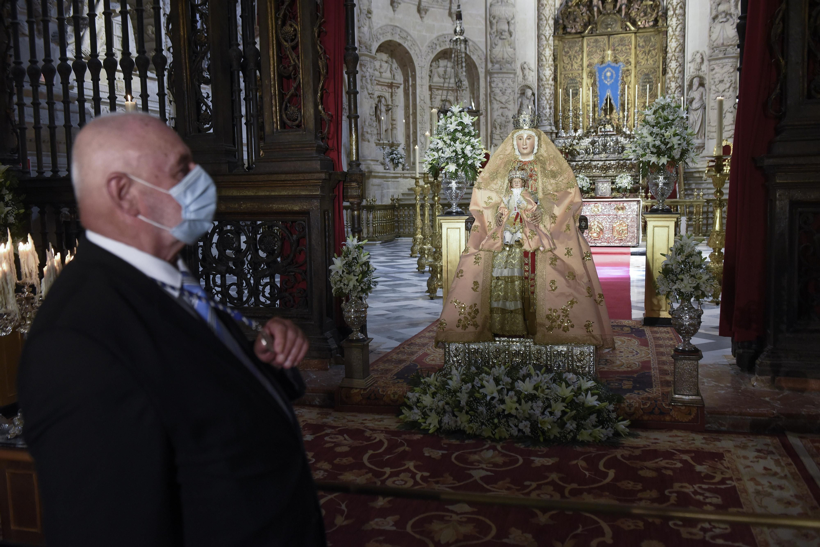 Besamanos de la Virgen de los Reyes