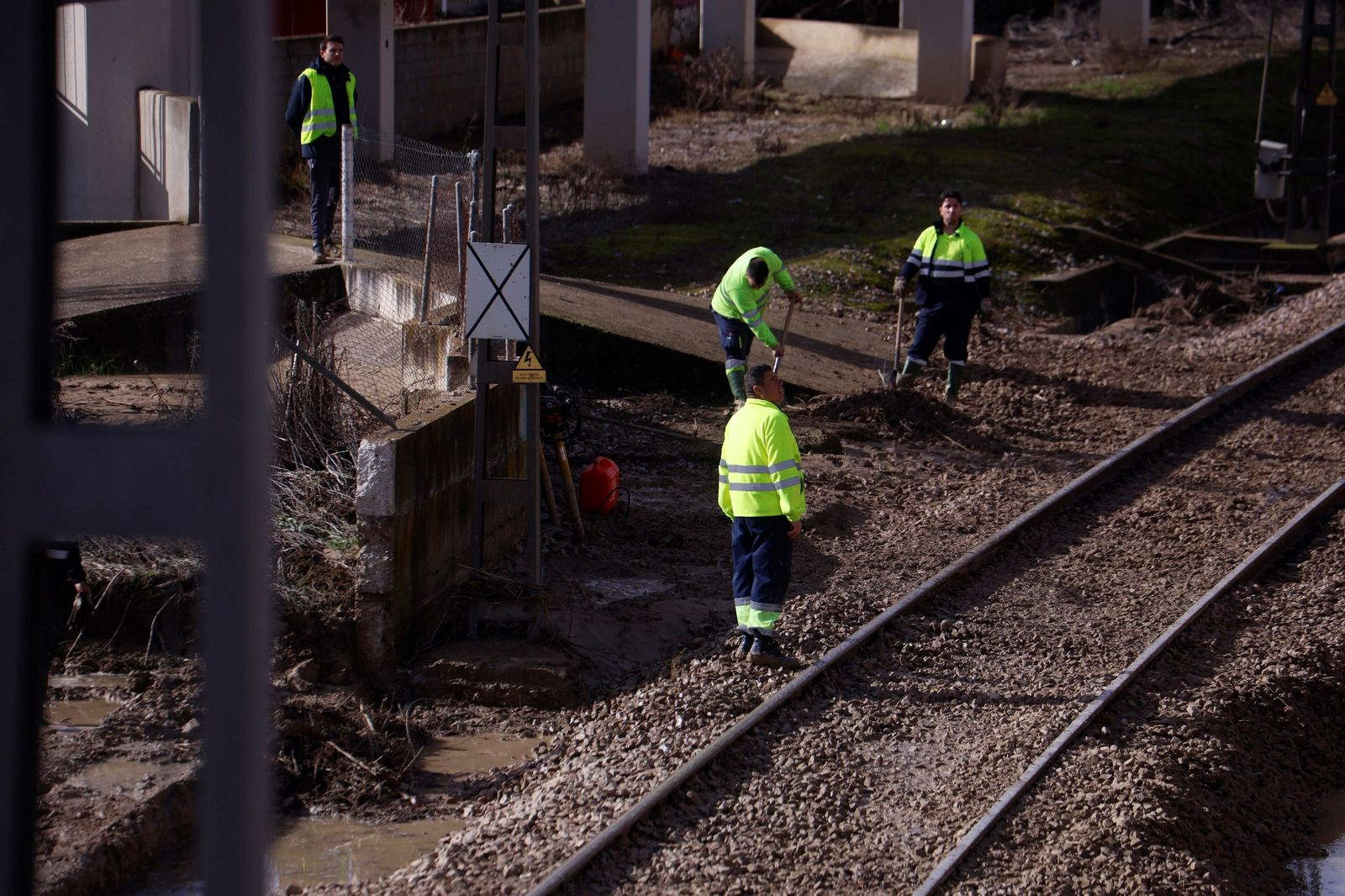 Caída de un muro de contención en Villa del Río