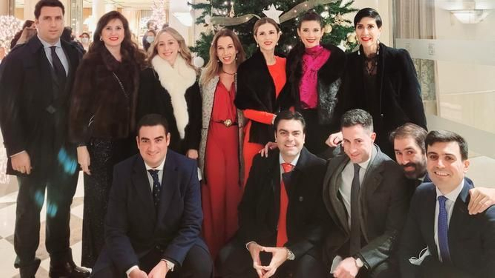 La gala, que cumplía su XII edición y se ambientó como 'Noche en la Ópera', transcurrió en un ambiente festivo y contó con el apoyo de la comunidad escolar y empresas.