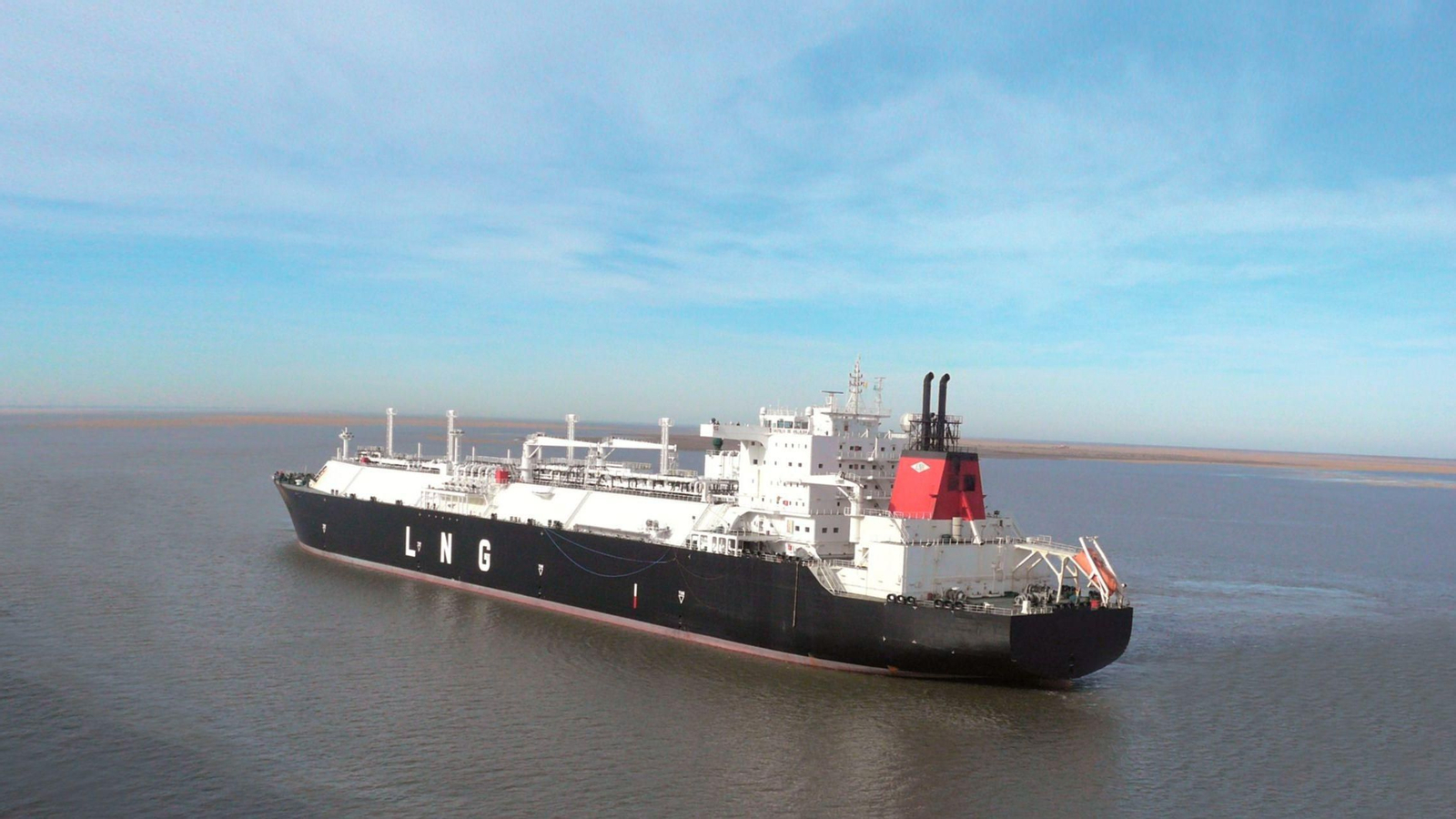 Un barco gasero para transporte de GNL.