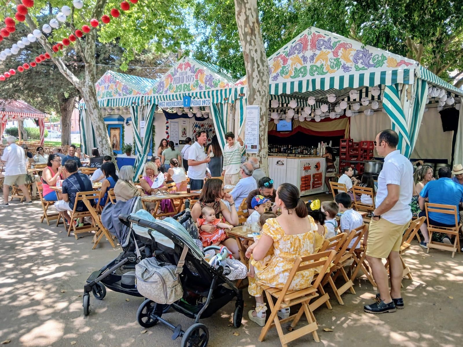 Búscate en las imágenes del sábado de Feria en San Fernando