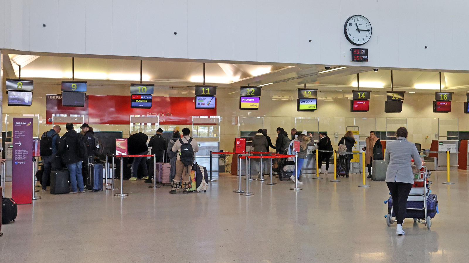 Zona de facturación de la terminal de salida del Aeropuerto de Jerez.