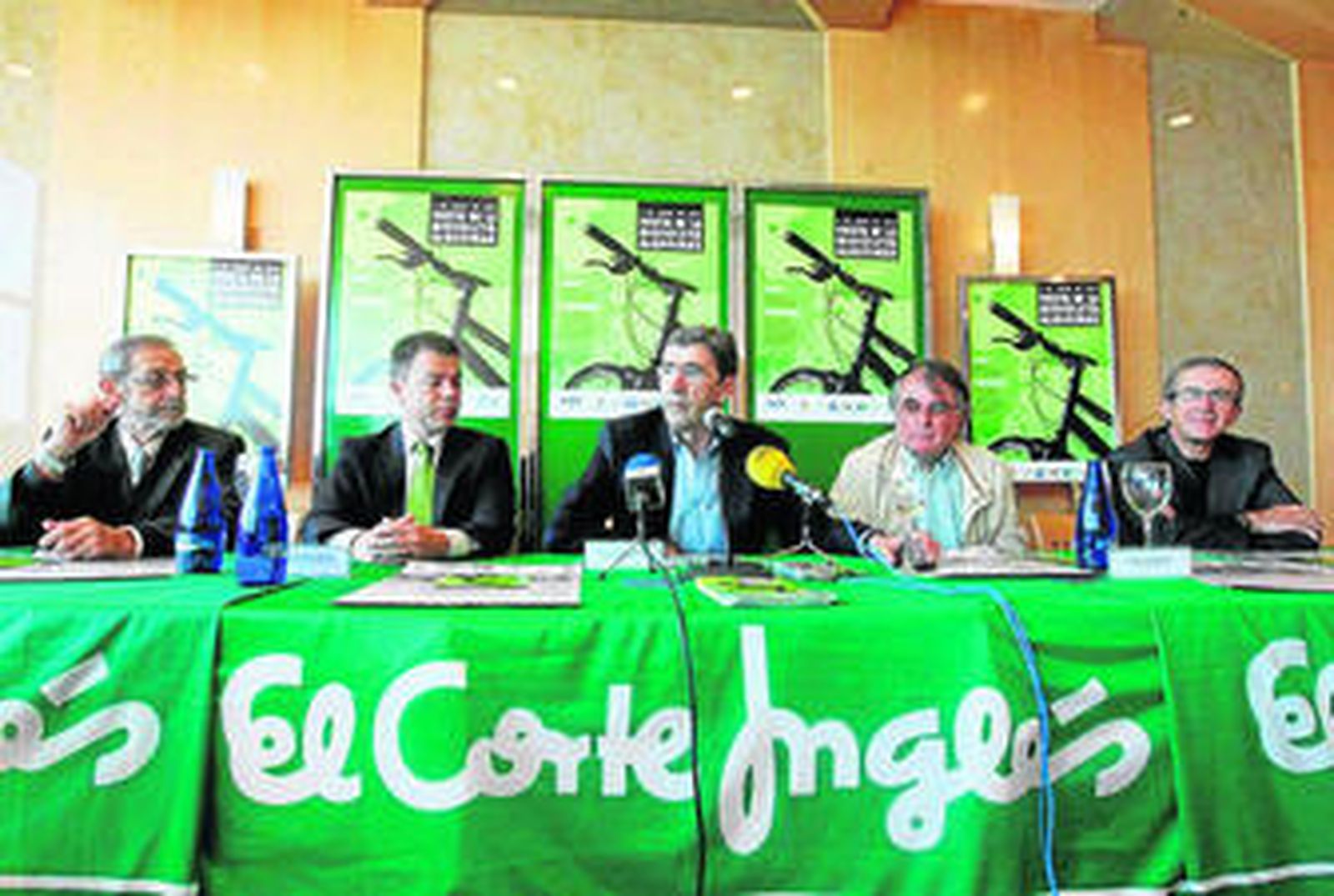 Imagen tomada durante la presentación oficial de las actividades organizadas por la UCA.