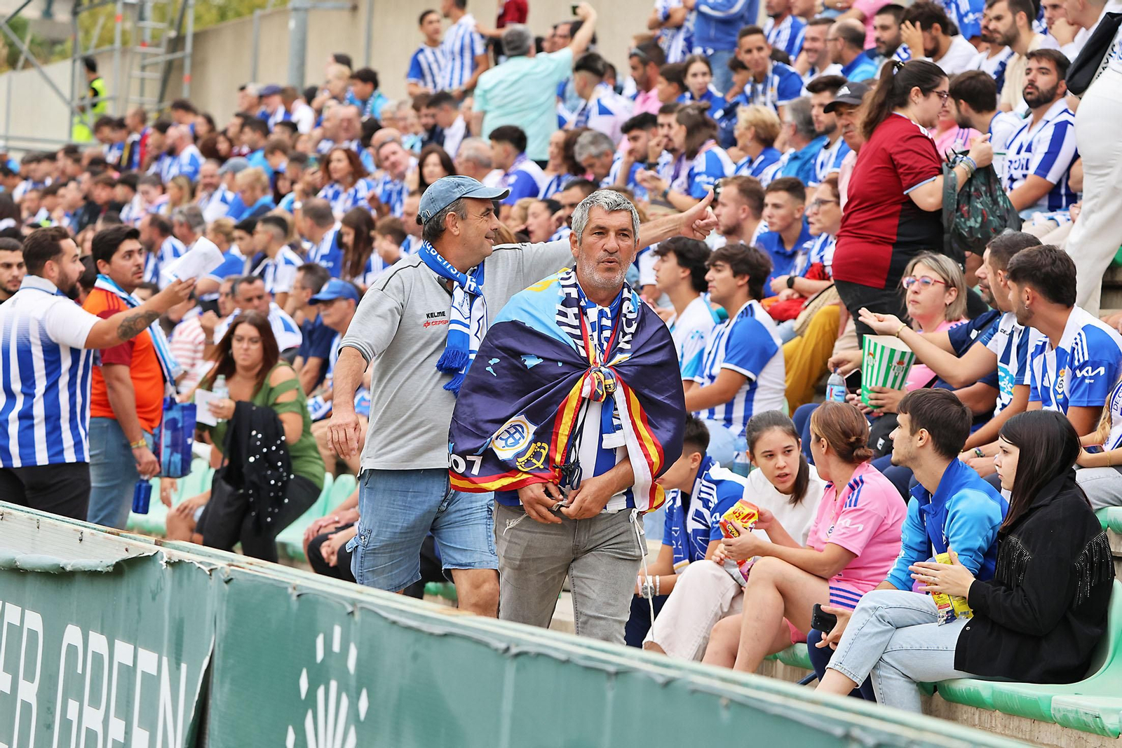 Búscate en las gradas del Betis Deportivo-Recreativo de Huelva