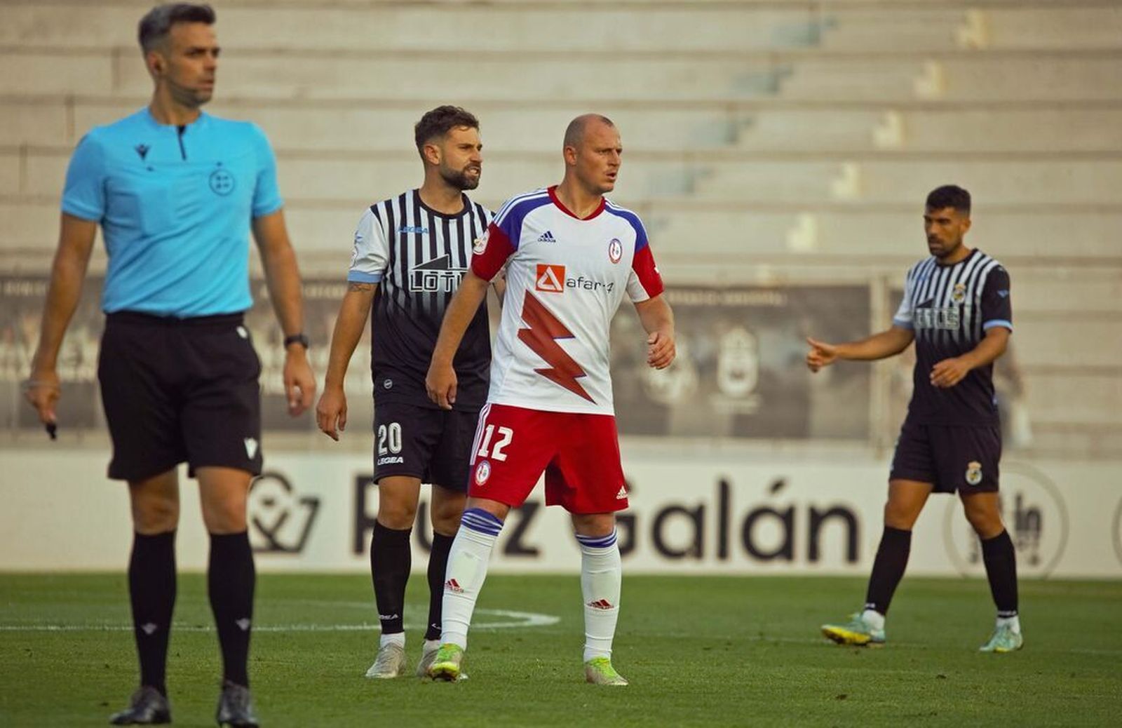 Nico Delmonte, junto a Zozulya, en el Balona-Rayo Majadahonda del pasado sábado