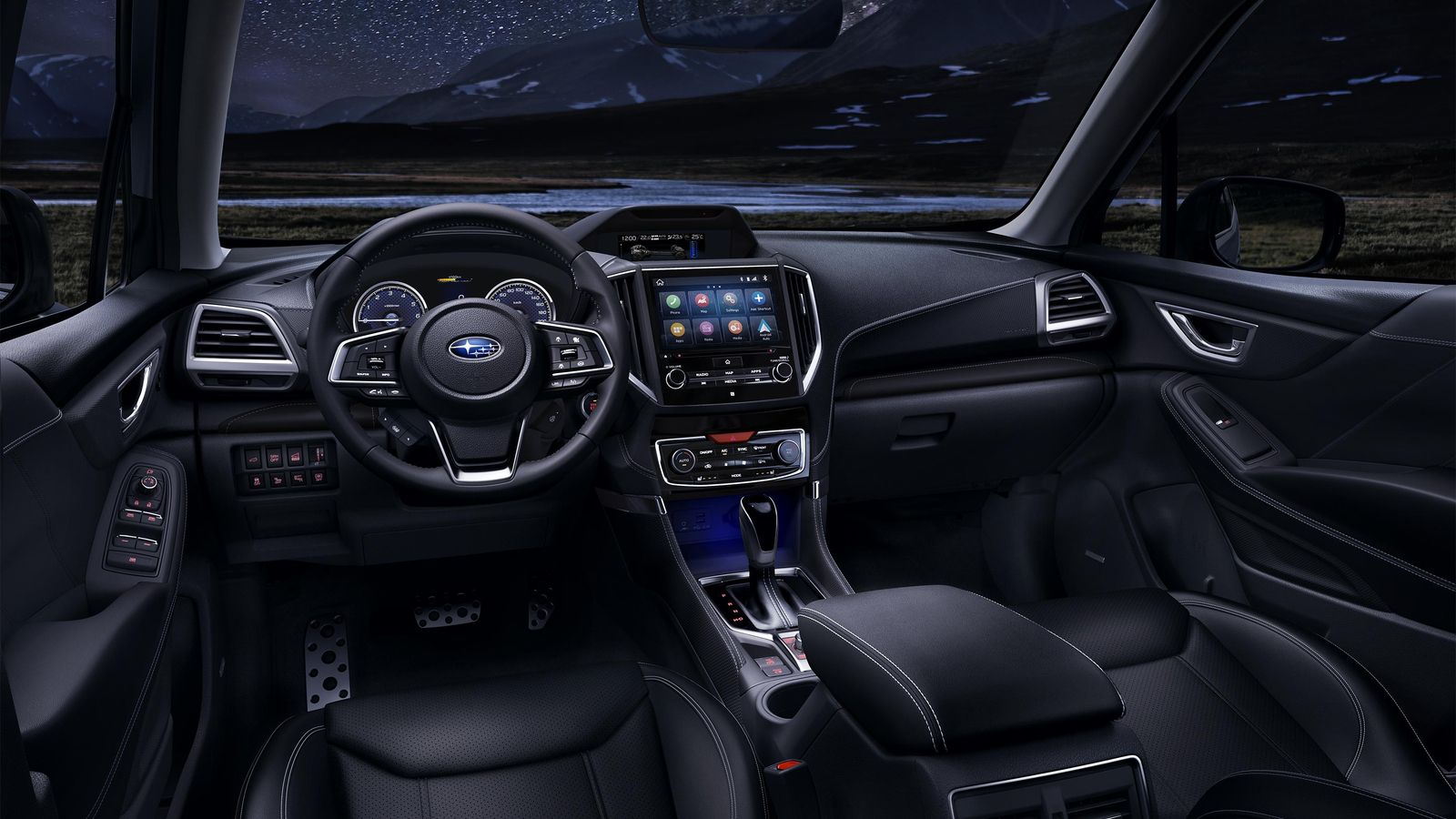 La versión Executive Plus añade sobre la Executive dos elementos que le aportan elegancia y exclusividad: el techo solar automático y los asientos de cuero nappa en tono negro o marrón.